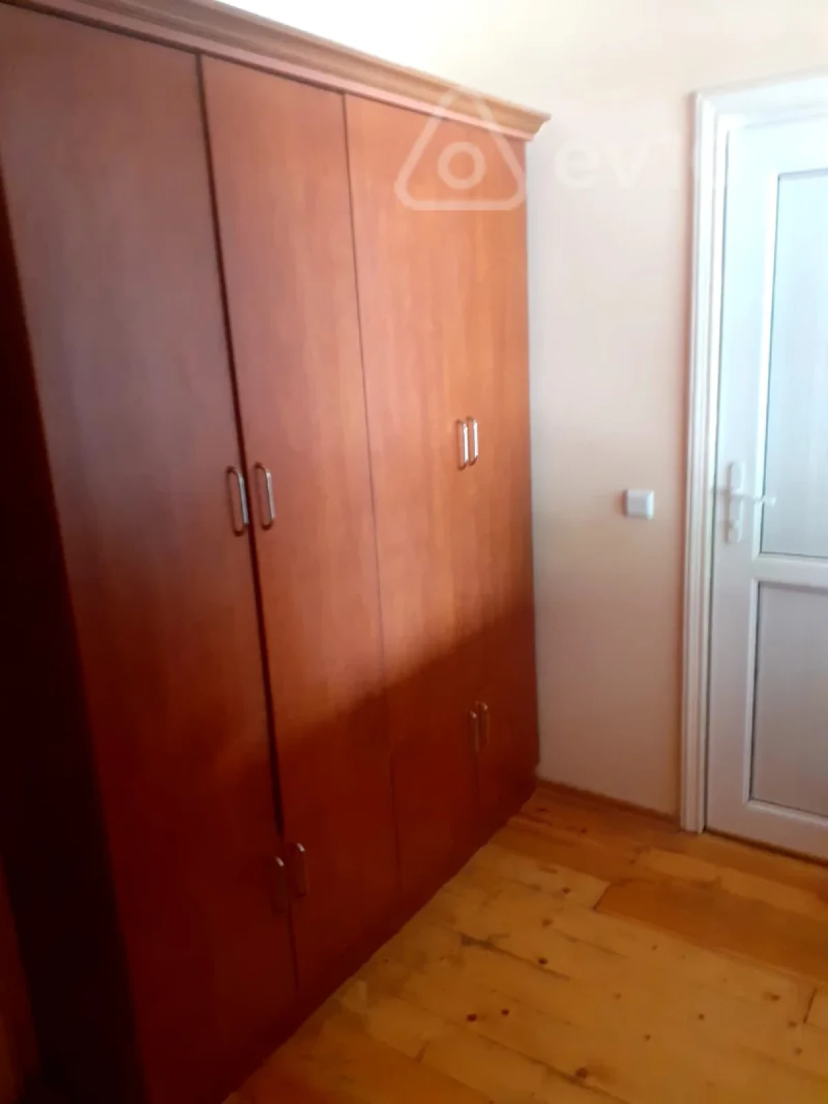Satılır 4 otaqlı həyət evi 165 m²