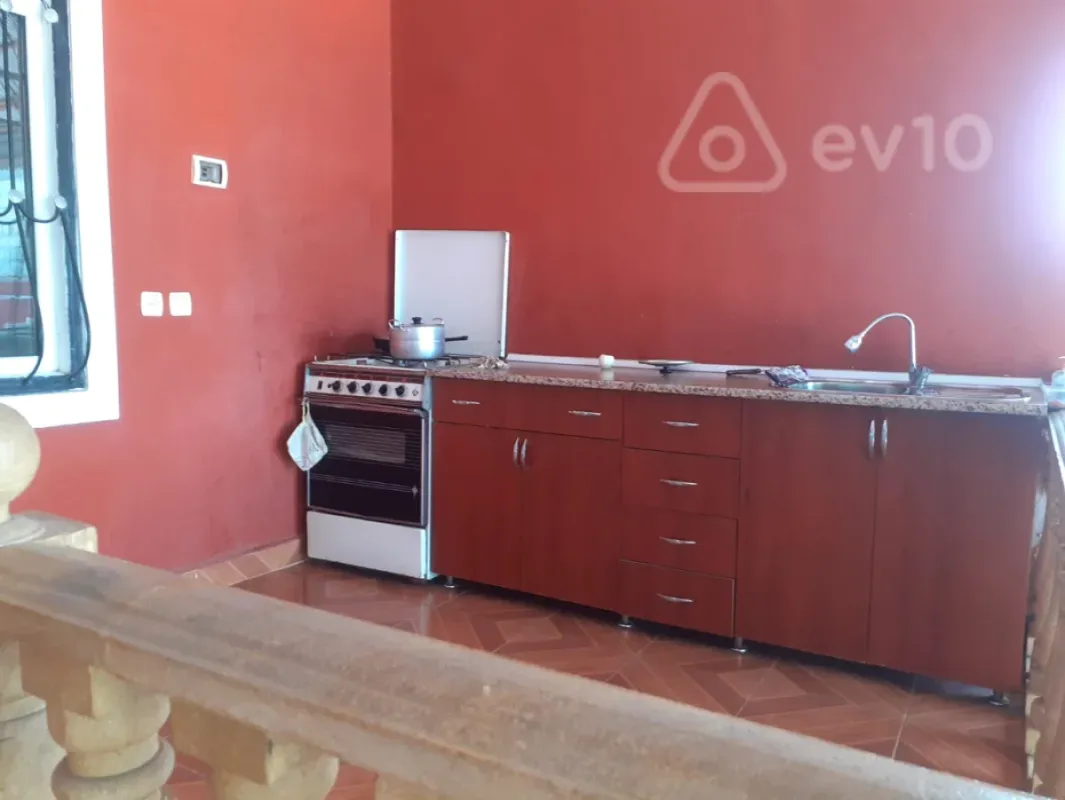 Satılır 4 otaqlı həyət evi 165 m²