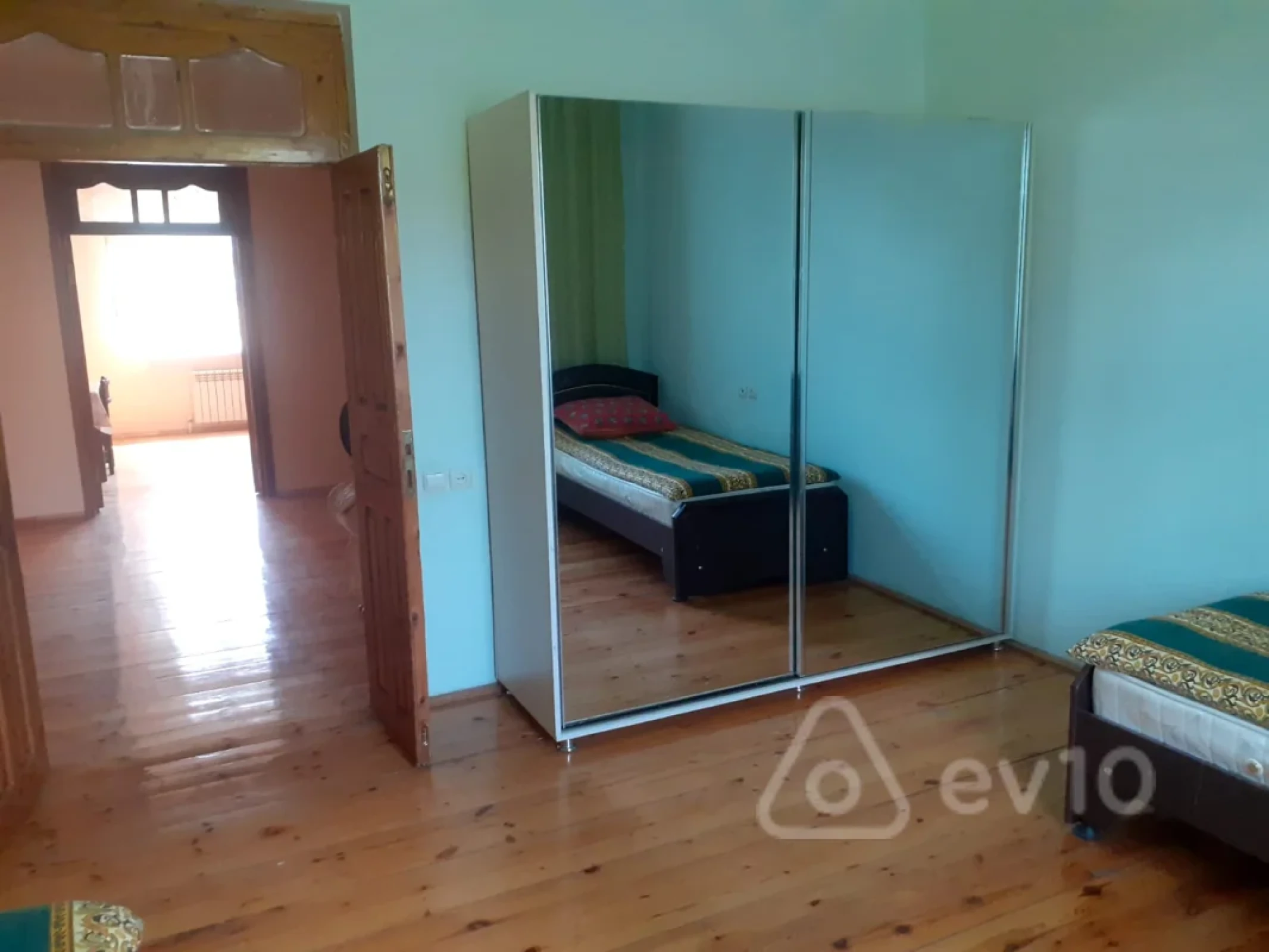 Satılır 4 otaqlı həyət evi 165 m²