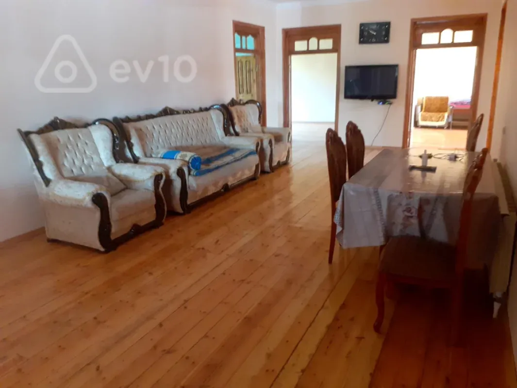 Satılır 4 otaqlı həyət evi 165 m²