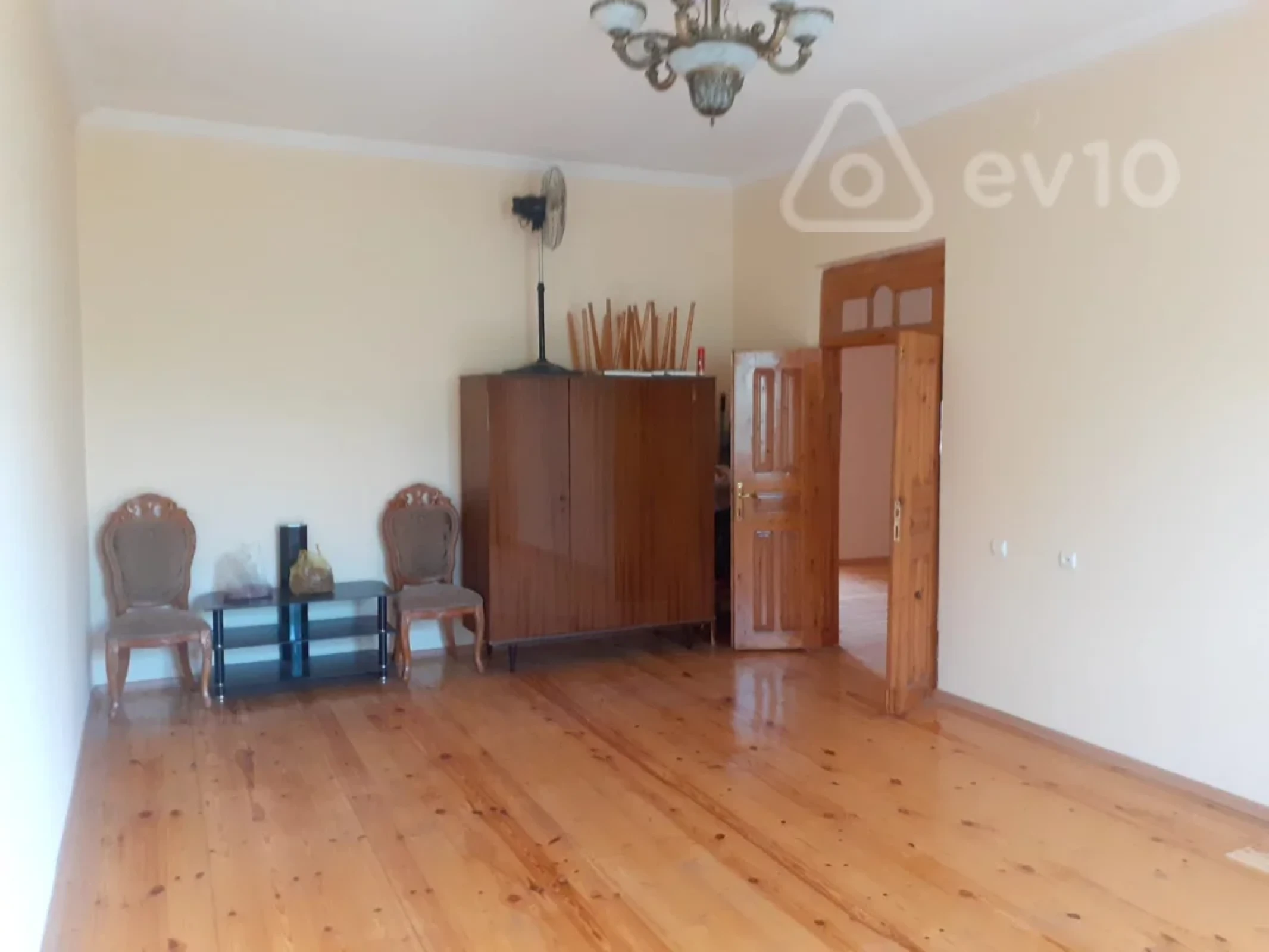 Satılır 4 otaqlı həyət evi 165 m²