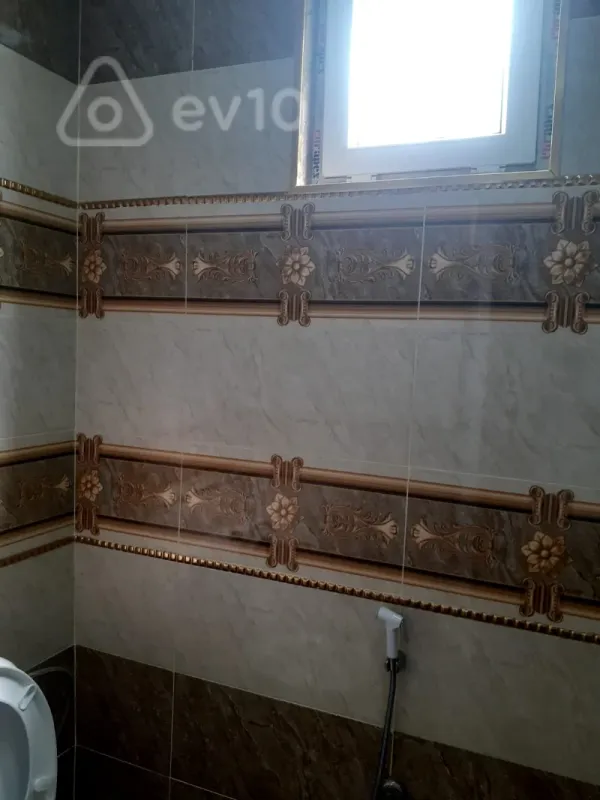 Satılır 4 otaqlı həyət evi 165 m²
