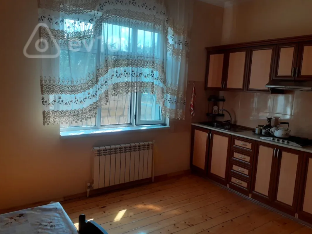 Satılır 4 otaqlı həyət evi 165 m²