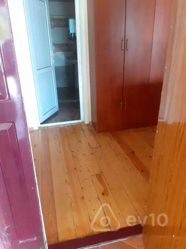 Satılır 4 otaqlı həyət evi 165 m²
