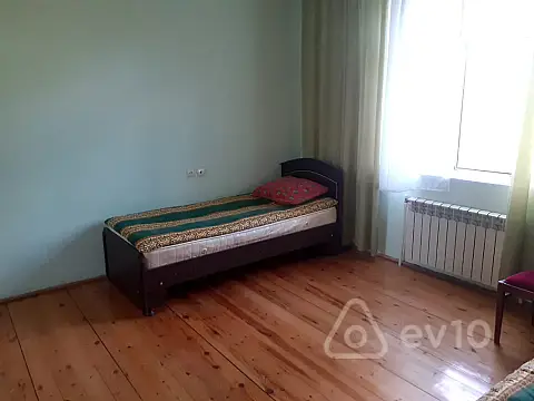 Satılır 4 otaqlı həyət evi 165 m²