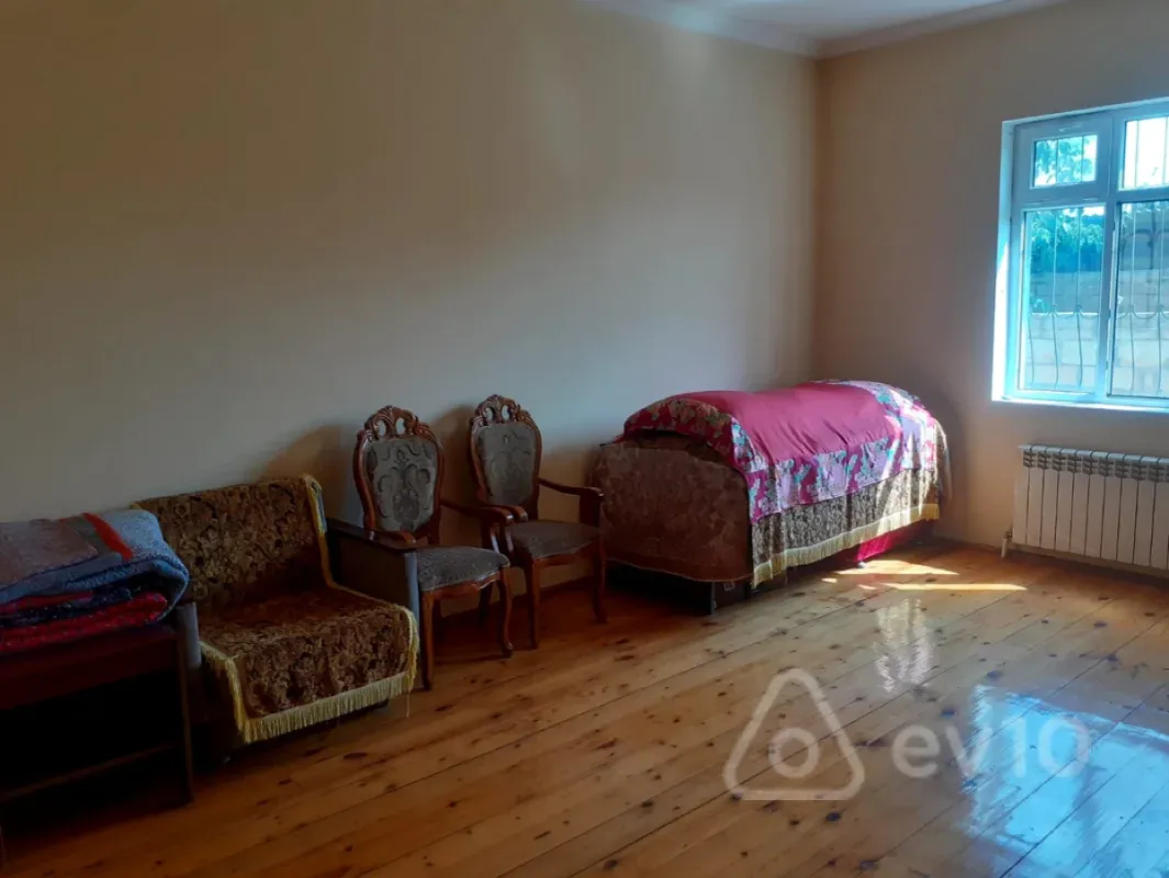 Satılır 4 otaqlı həyət evi 165 m²