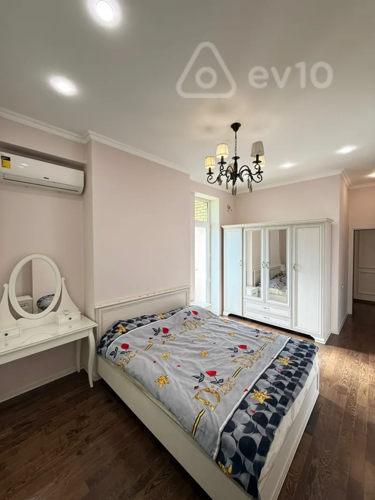 Satılır 3 otaqlı yeni tikili 117 m²