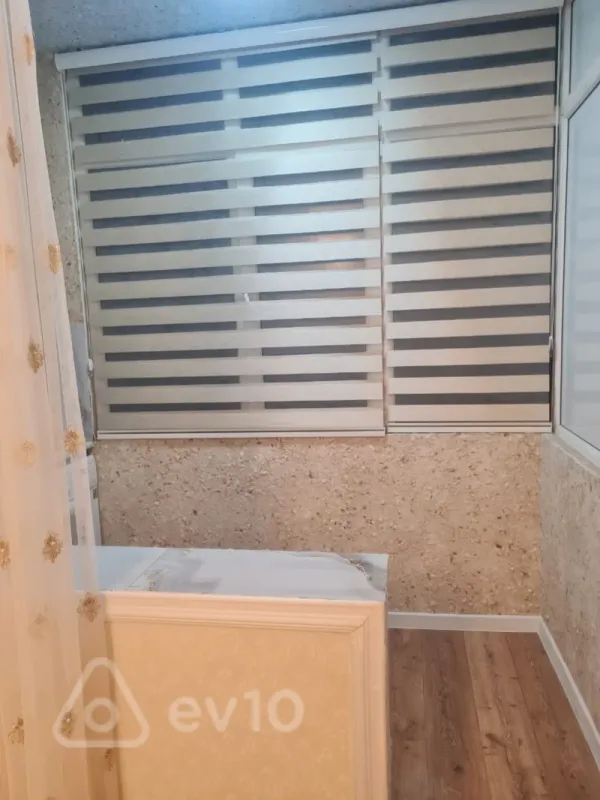 Satılır 2 otaqlı köhnə tikili 35 m²