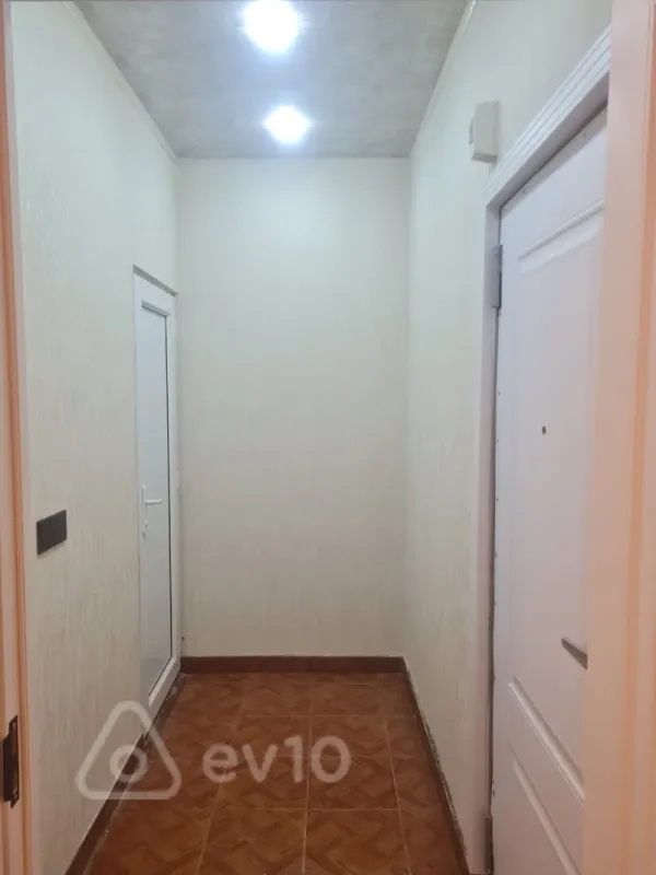 Satılır 2 otaqlı köhnə tikili 35 m²