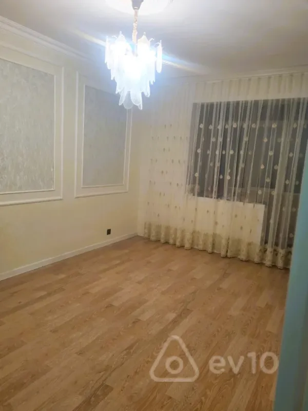 Satılır 2 otaqlı köhnə tikili 35 m²