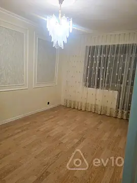 Satılır 2 otaqlı köhnə tikili 35 m²