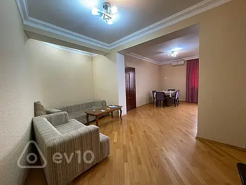 Kirayə verilir 2 otaqlı köhnə tikili 75 m²