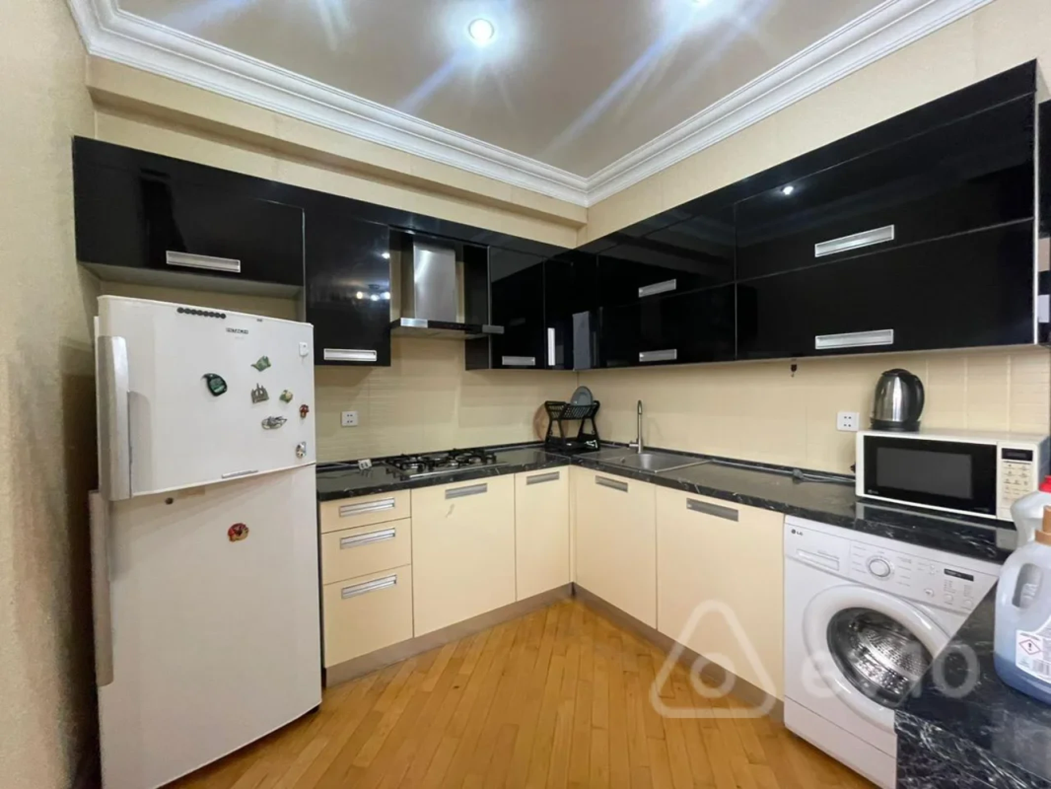 Kirayə verilir 2 otaqlı köhnə tikili 75 m²