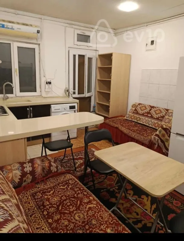 Kirayə verilir 1 otaqlı köhnə tikili 45 m²