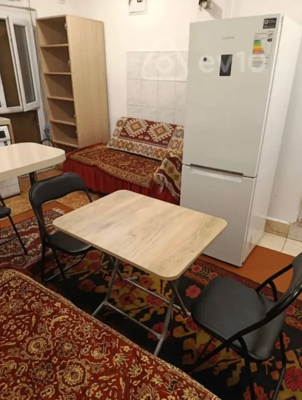 Kirayə verilir 1 otaqlı köhnə tikili 45 m²