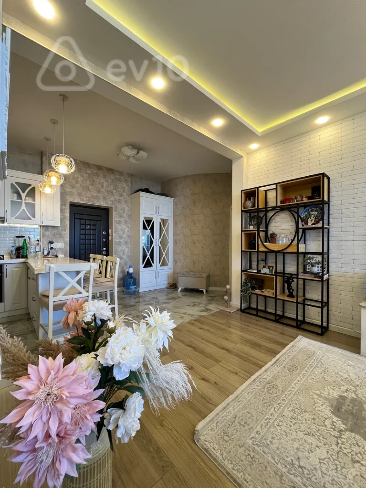 Satılır 4 otaqlı yeni tikili 100 m²