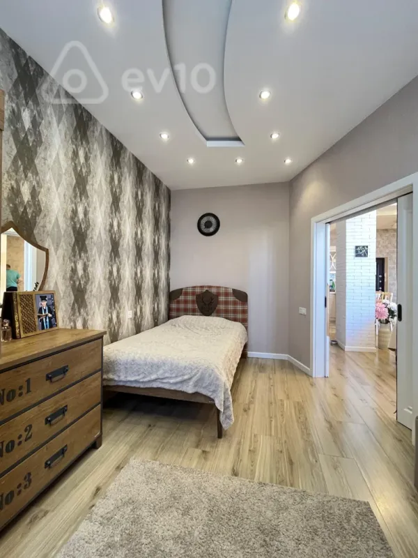 Satılır 4 otaqlı yeni tikili 100 m²