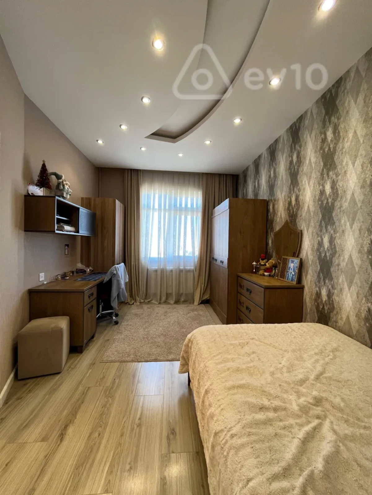 Satılır 4 otaqlı yeni tikili 100 m²