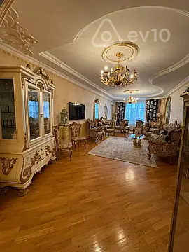 Satılır 4 otaqlı yeni tikili 185 m²