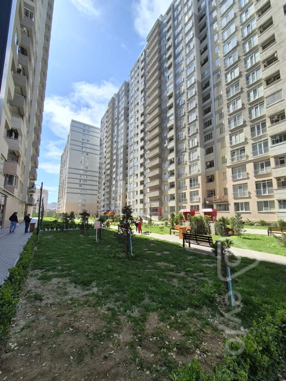 Kirayə verilir 2 otaqlı yeni tikili 50 m²