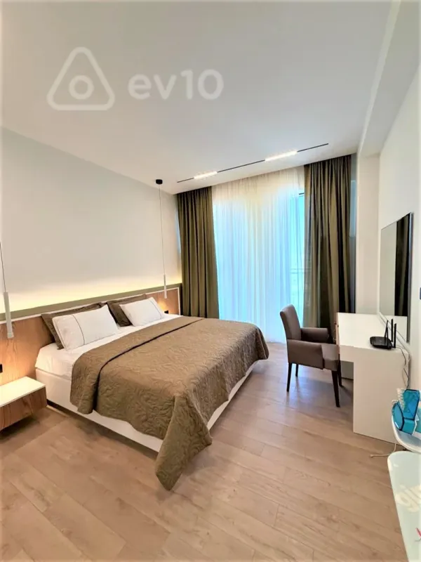 Kirayə verilir 4 otaqlı yeni tikili 220 m²
