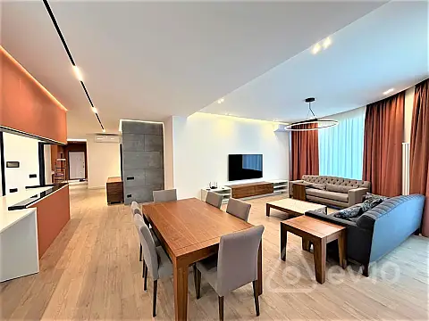 Kirayə verilir 4 otaqlı yeni tikili 220 m²