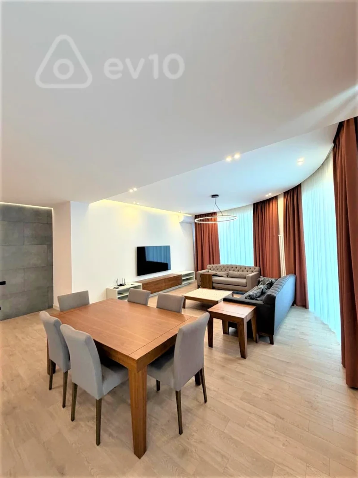 Kirayə verilir 4 otaqlı yeni tikili 220 m²