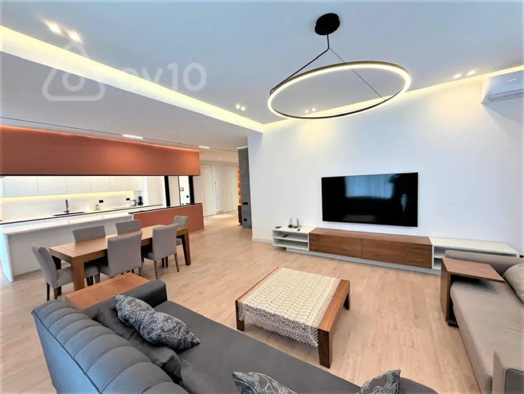 Kirayə verilir 4 otaqlı yeni tikili 220 m²