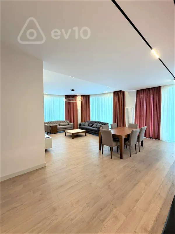 Kirayə verilir 4 otaqlı yeni tikili 220 m²