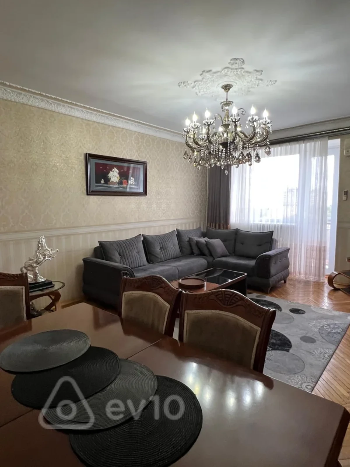 Satılır 4 otaqlı köhnə tikili 110 m²