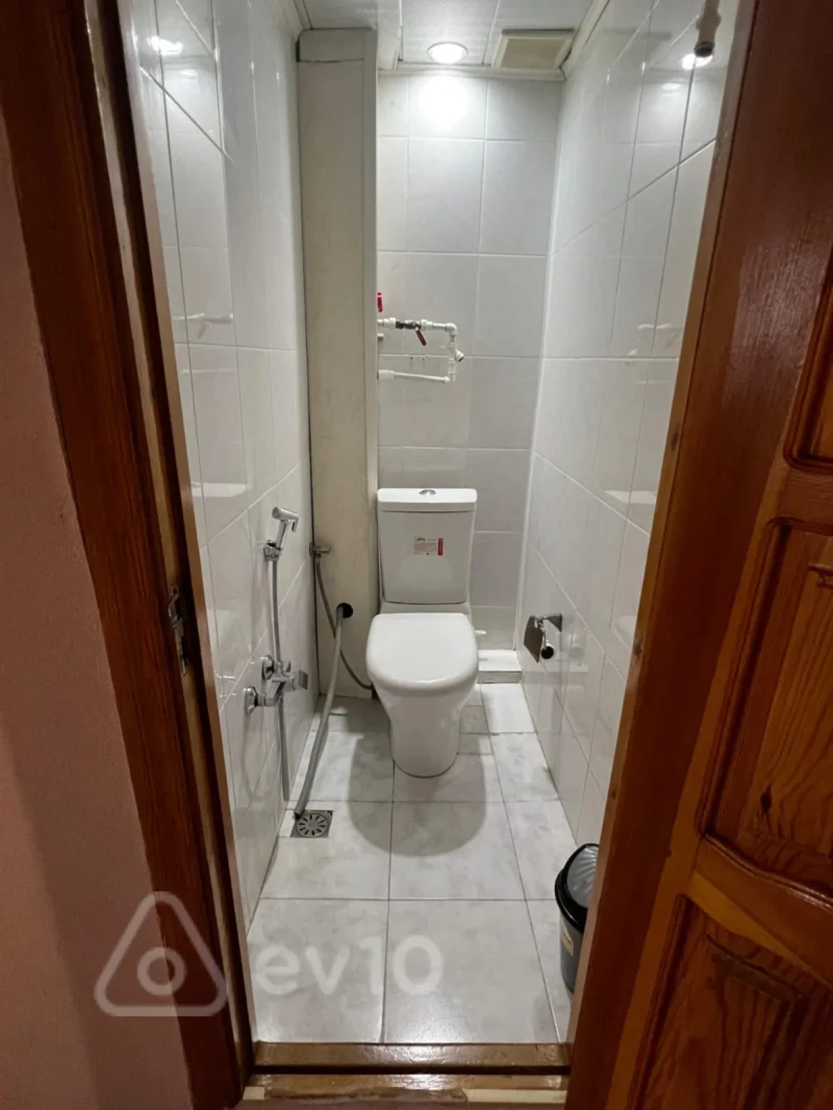 Satılır 4 otaqlı köhnə tikili 110 m²