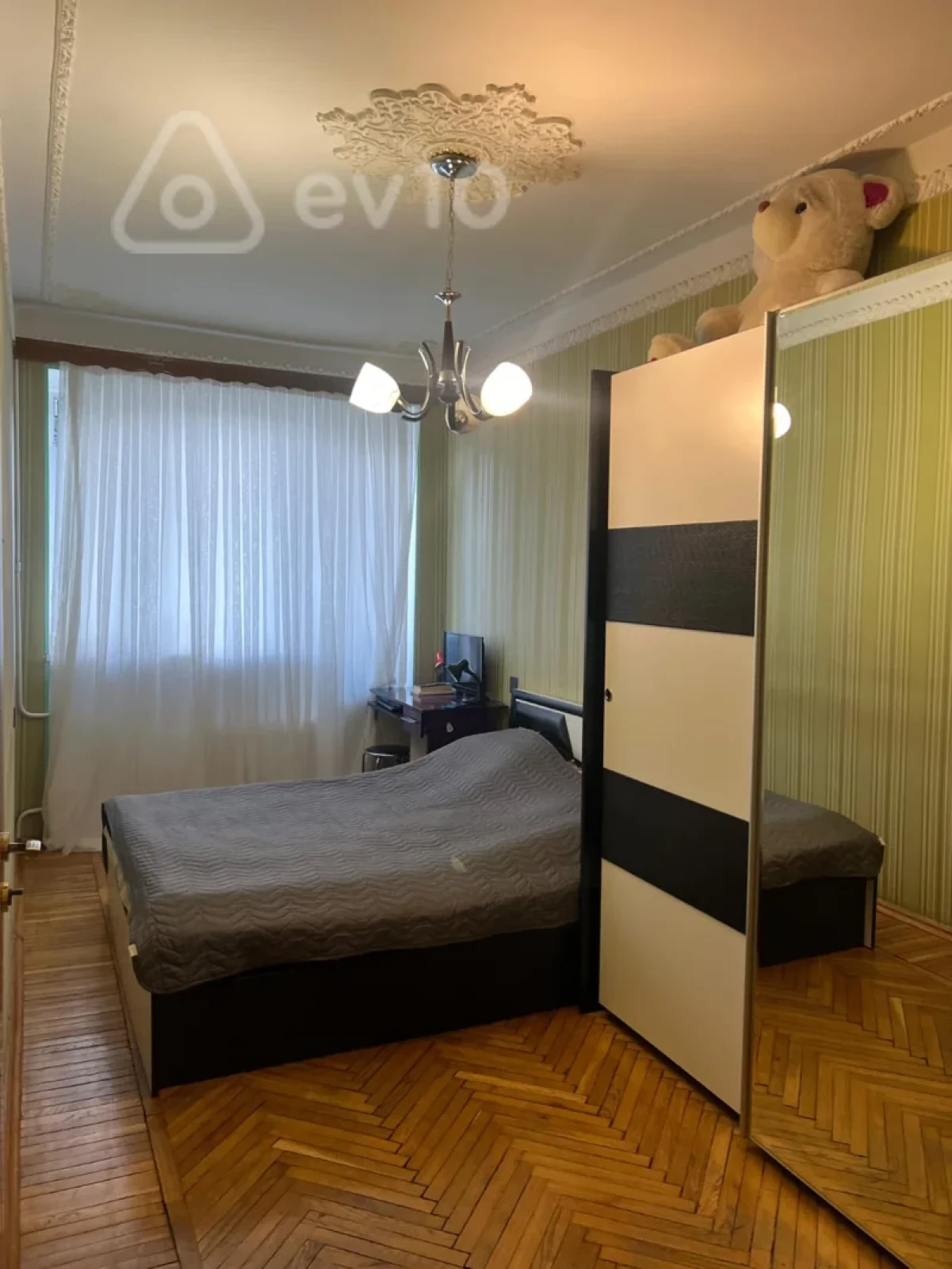 Satılır 4 otaqlı köhnə tikili 110 m²