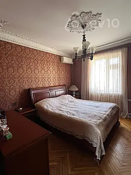 Satılır 4 otaqlı köhnə tikili 110 m²