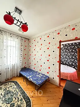 Satılır 5 otaqlı köhnə tikili 120 m²
