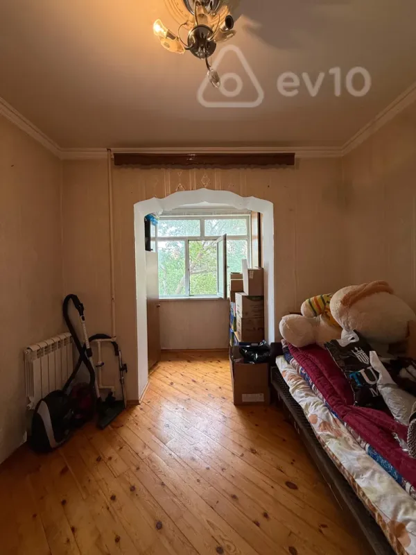 Satılır 5 otaqlı köhnə tikili 120 m²