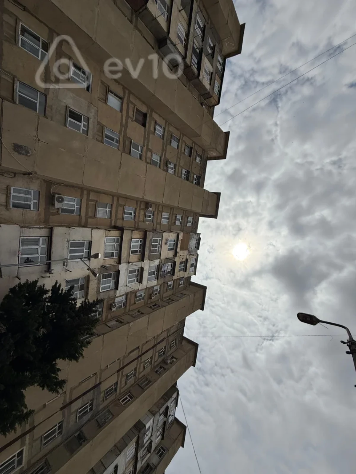 Satılır 5 otaqlı köhnə tikili 120 m²