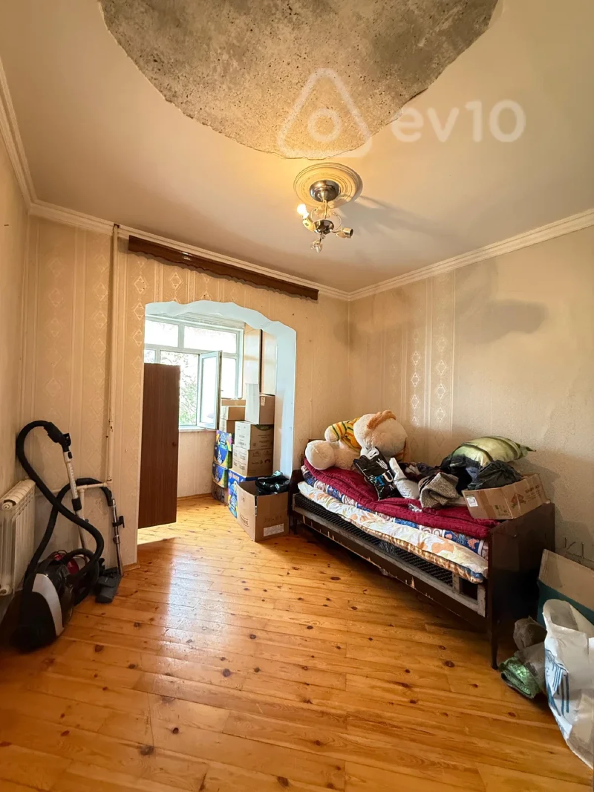 Satılır 5 otaqlı köhnə tikili 120 m²