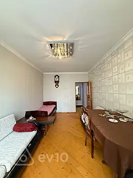 Satılır 5 otaqlı köhnə tikili 120 m²