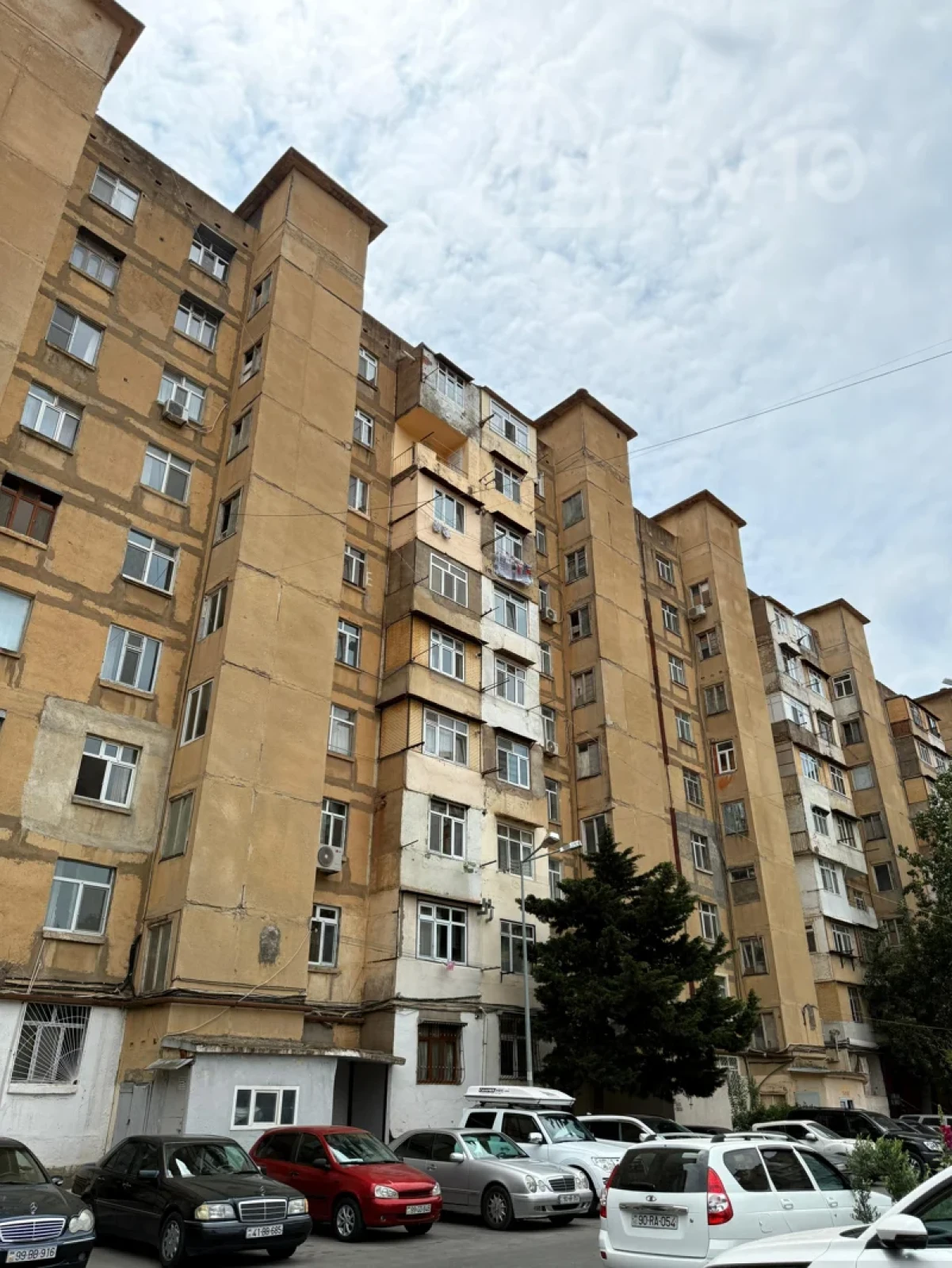 Satılır 5 otaqlı köhnə tikili 120 m²