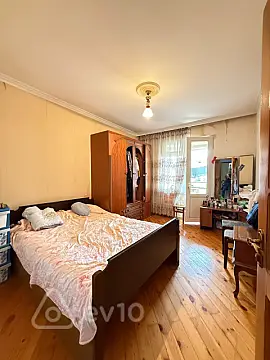 Satılır 5 otaqlı köhnə tikili 120 m²