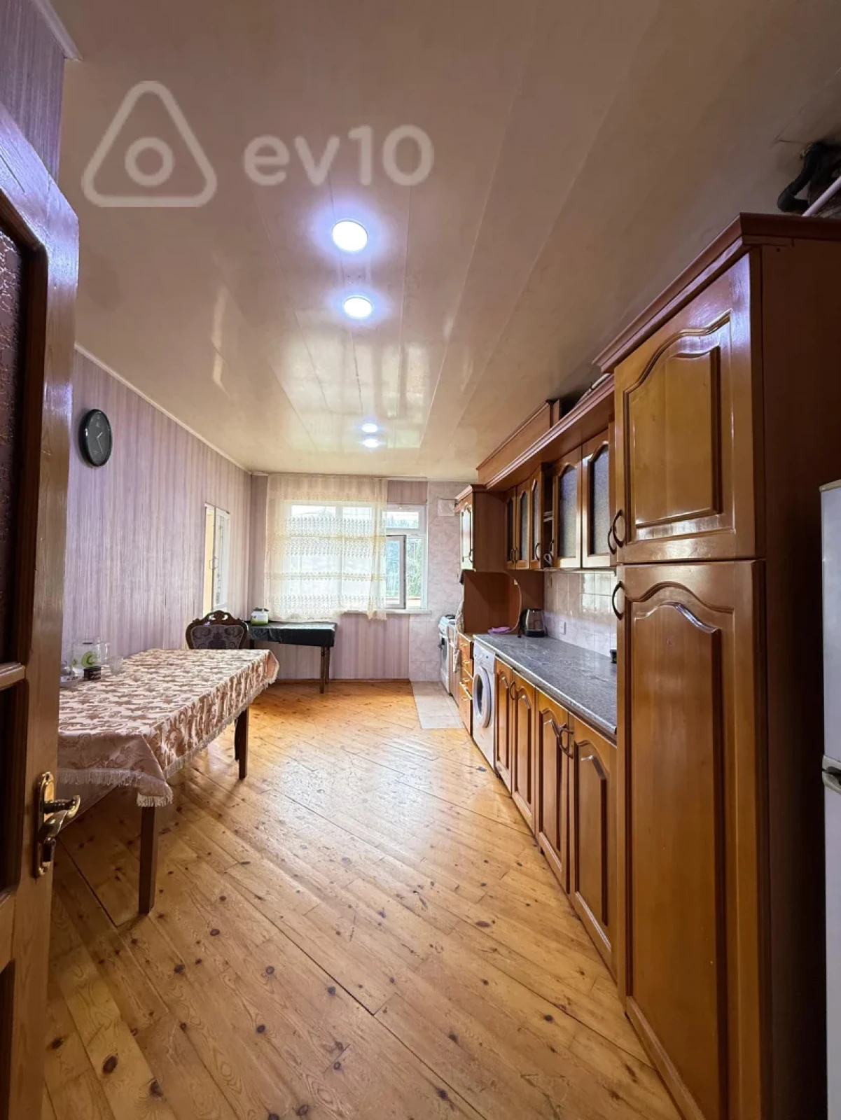 Satılır 5 otaqlı köhnə tikili 120 m²