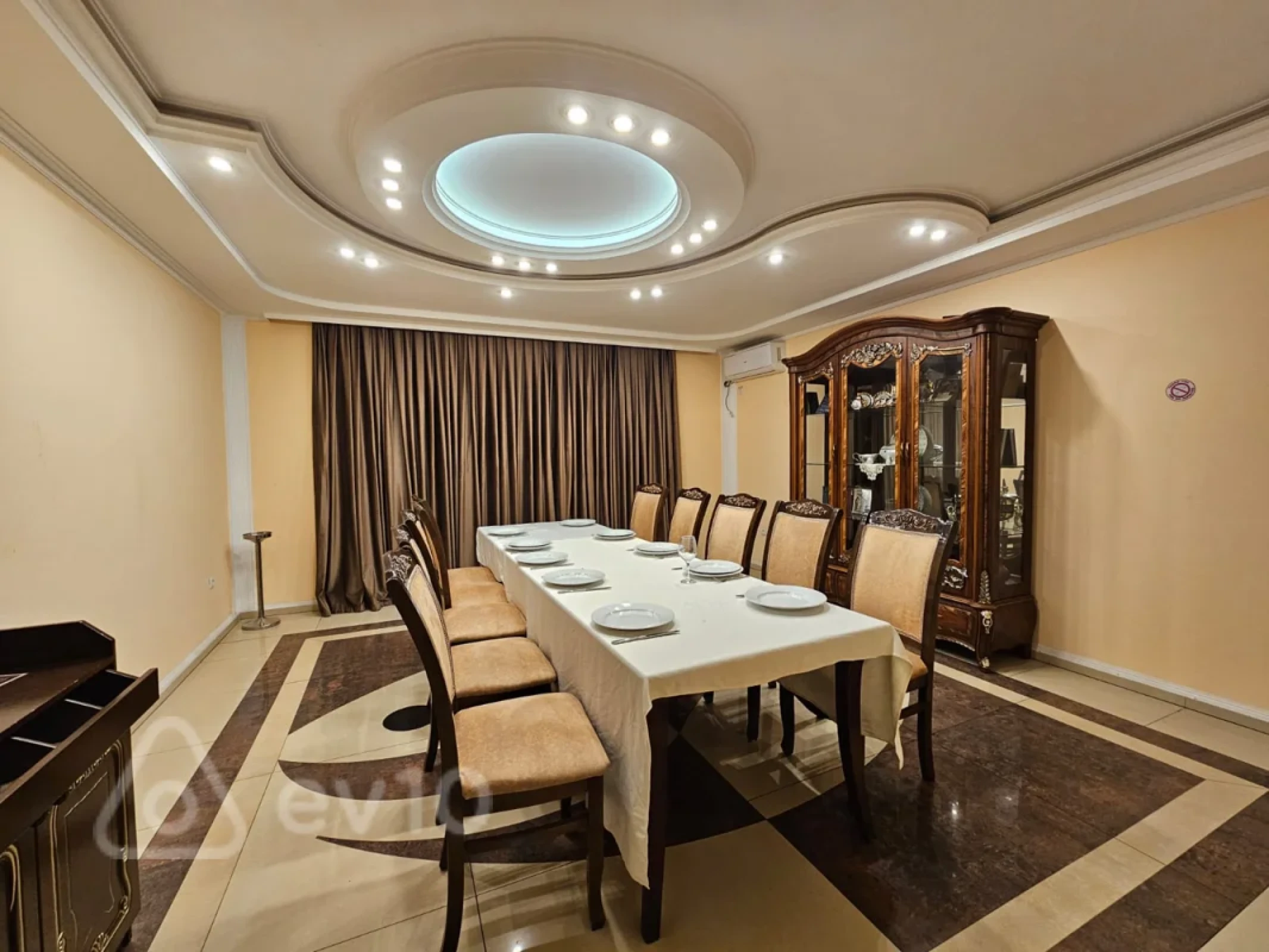 Kirayə verilir mənzil 500 m²