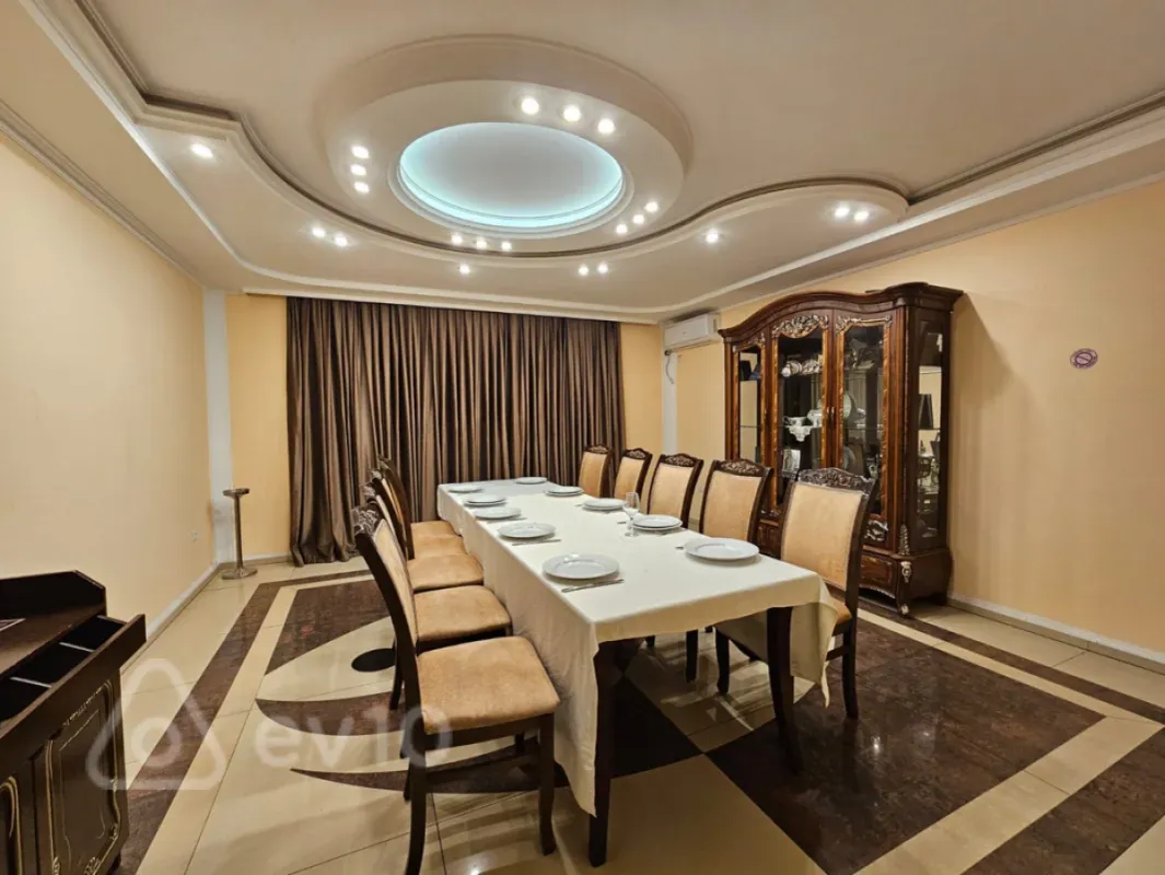 Kirayə verilir mənzil 500 m²