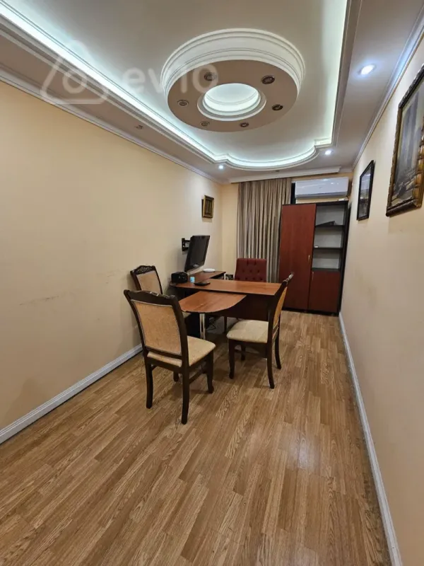 Kirayə verilir mənzil 500 m²