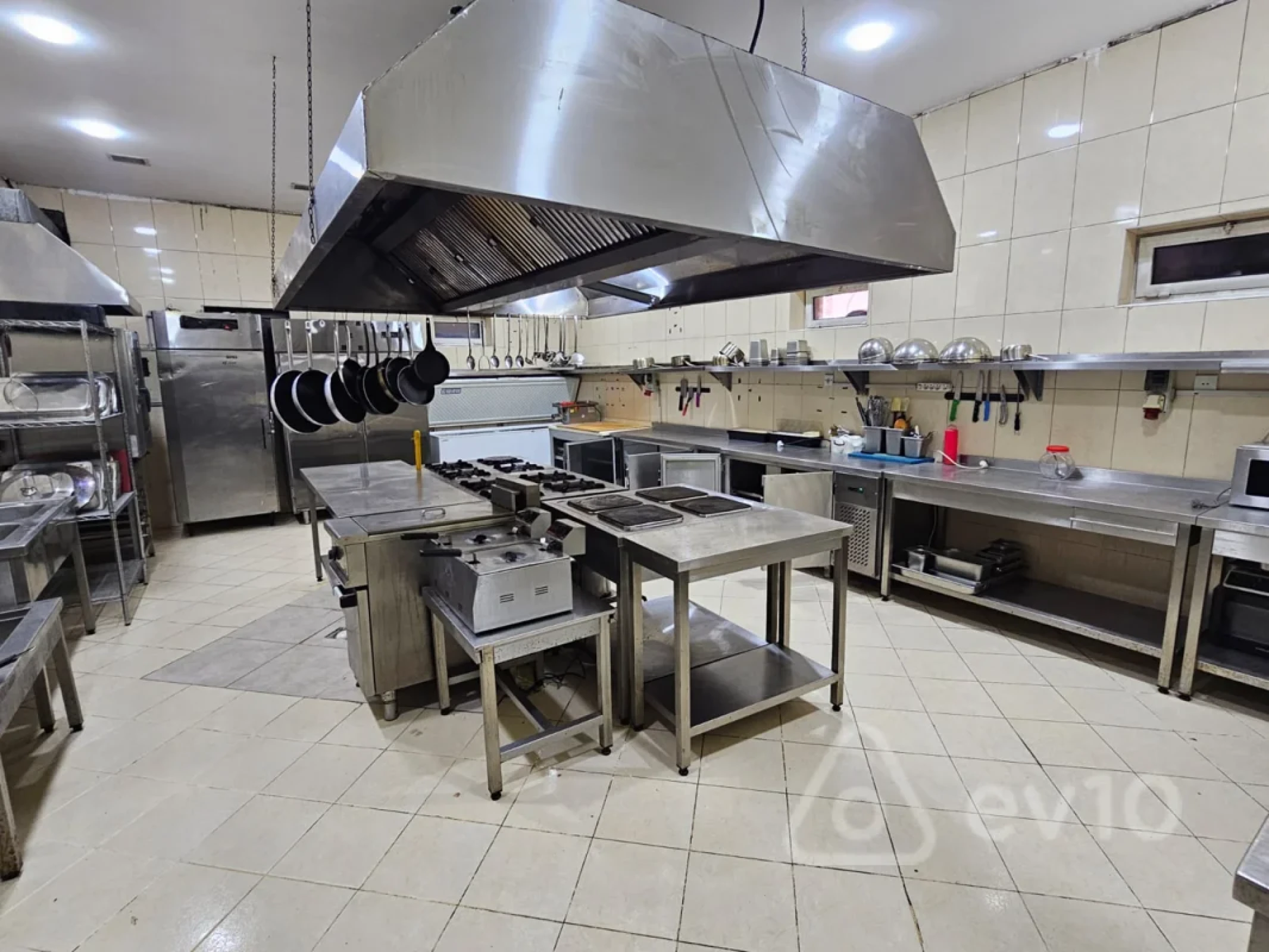 Kirayə verilir mənzil 500 m²