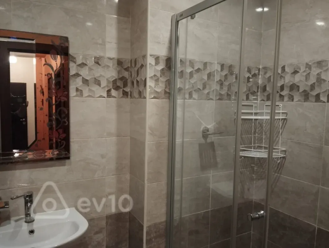 Kirayə verilir 3 otaqlı yeni tikili 100 m²