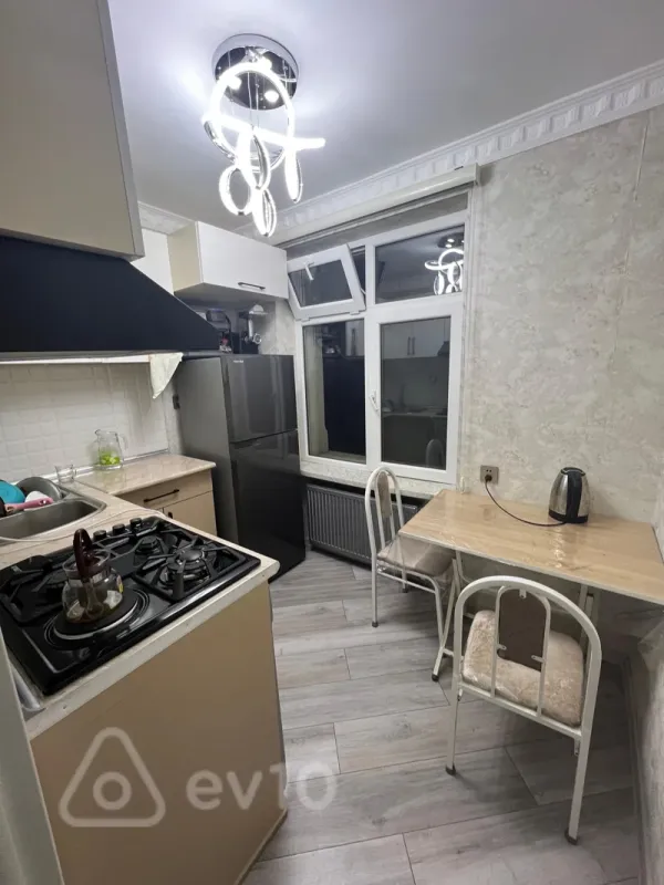 Satılır 2 otaqlı köhnə tikili 55 m²