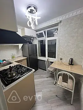 Satılır 2 otaqlı köhnə tikili 55 m²