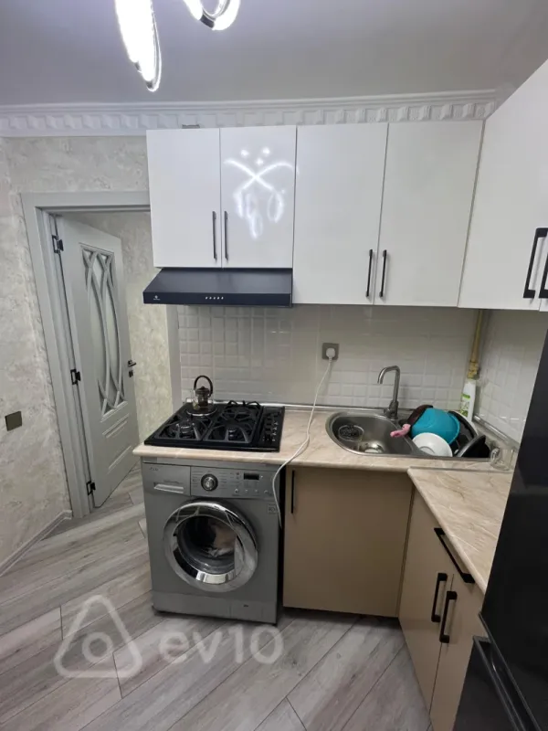 Satılır 2 otaqlı köhnə tikili 55 m²