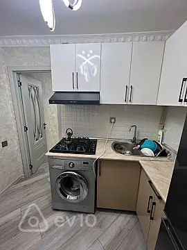 Satılır 2 otaqlı köhnə tikili 55 m²